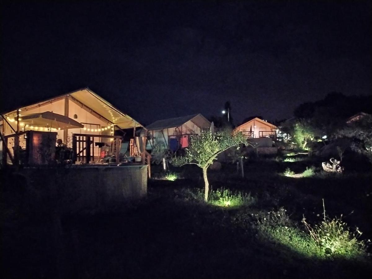 فندق Prima Insula Glamping Brusici المظهر الخارجي الصورة