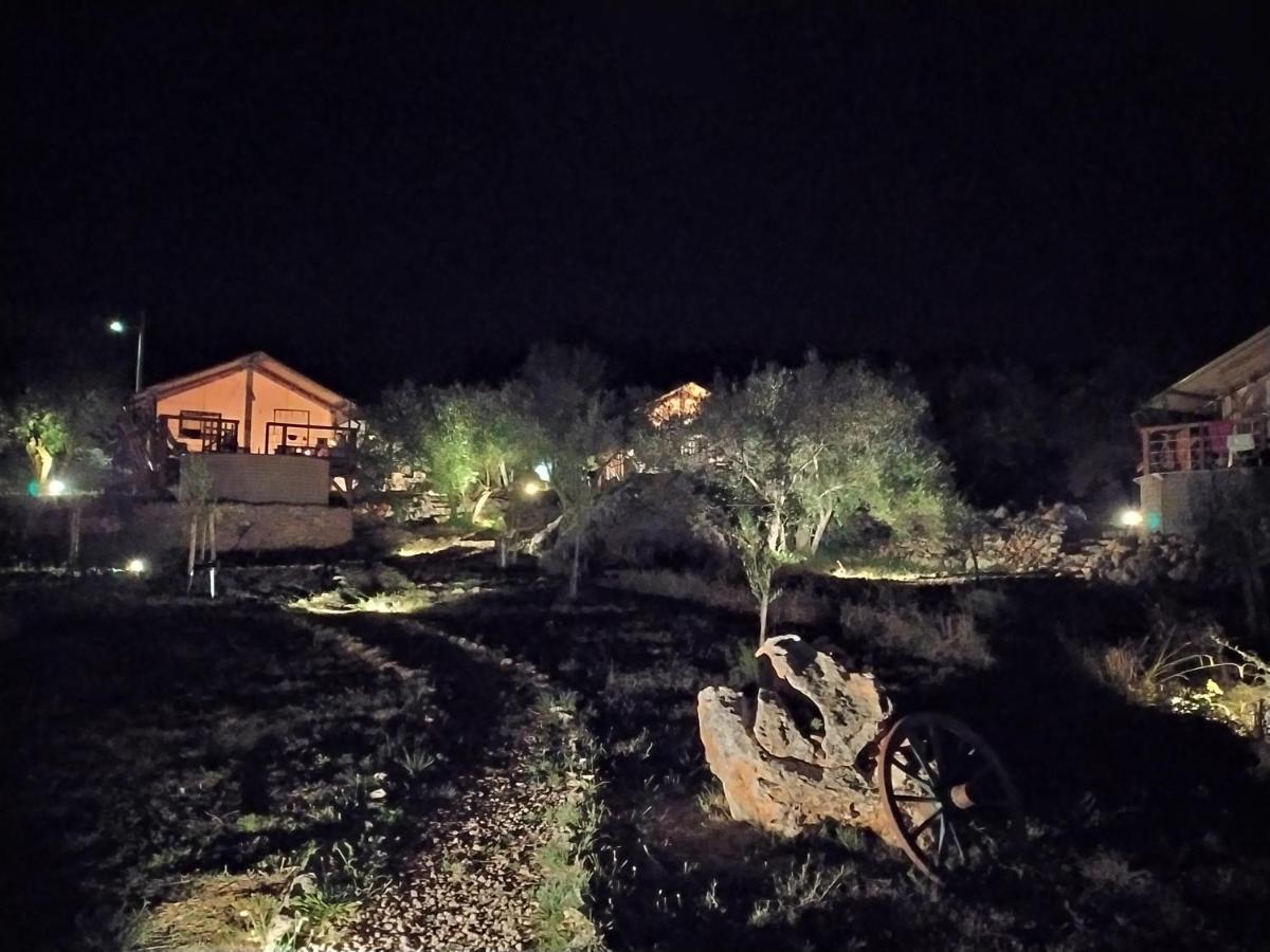 فندق Prima Insula Glamping Brusici المظهر الخارجي الصورة