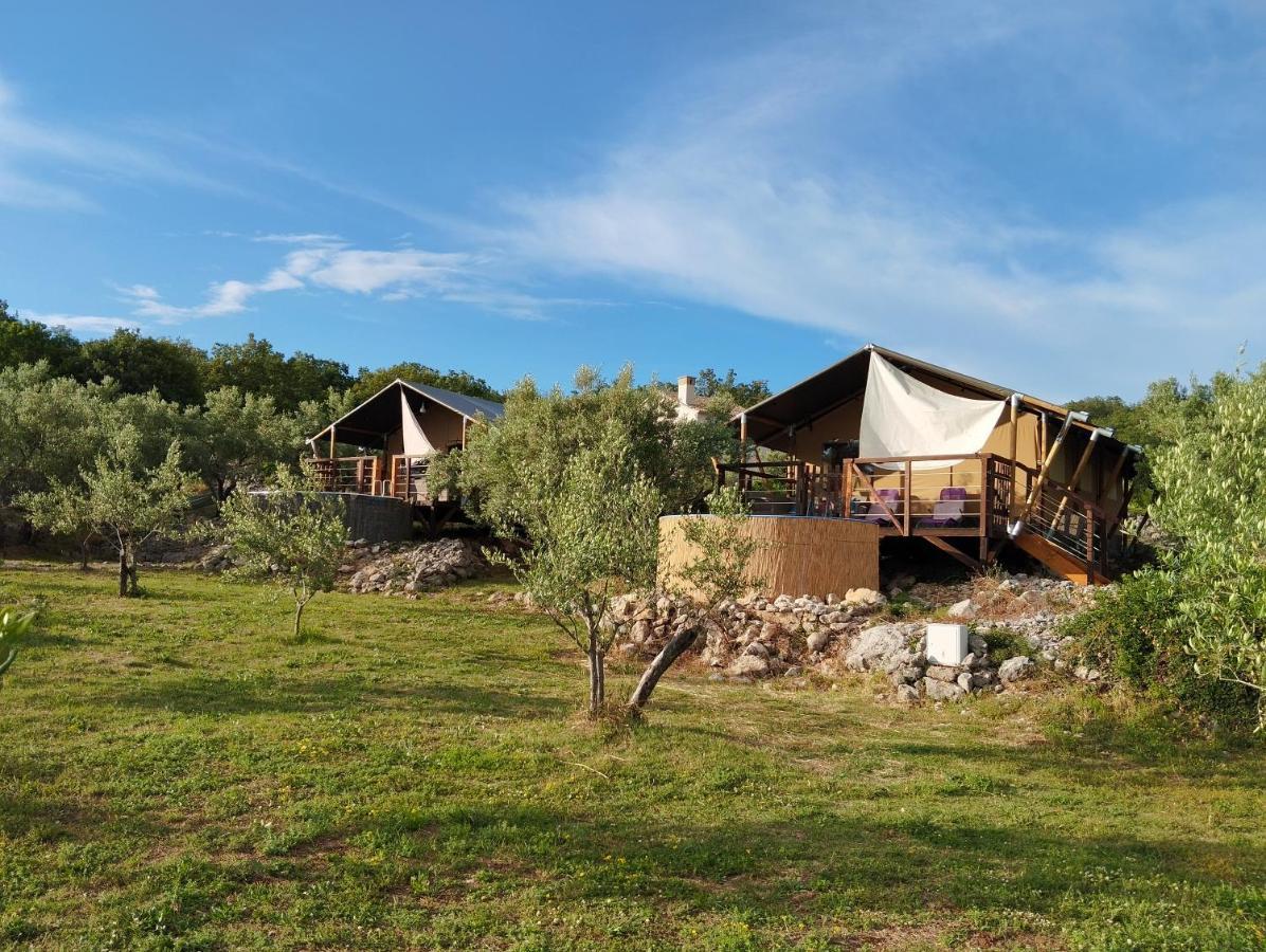 فندق Prima Insula Glamping Brusici المظهر الخارجي الصورة