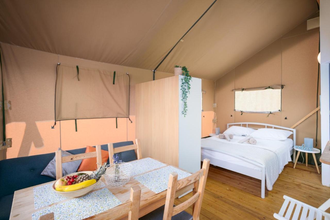 فندق Prima Insula Glamping Brusici المظهر الخارجي الصورة