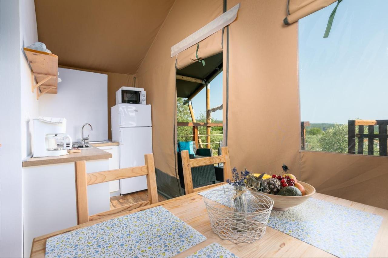 فندق Prima Insula Glamping Brusici المظهر الخارجي الصورة