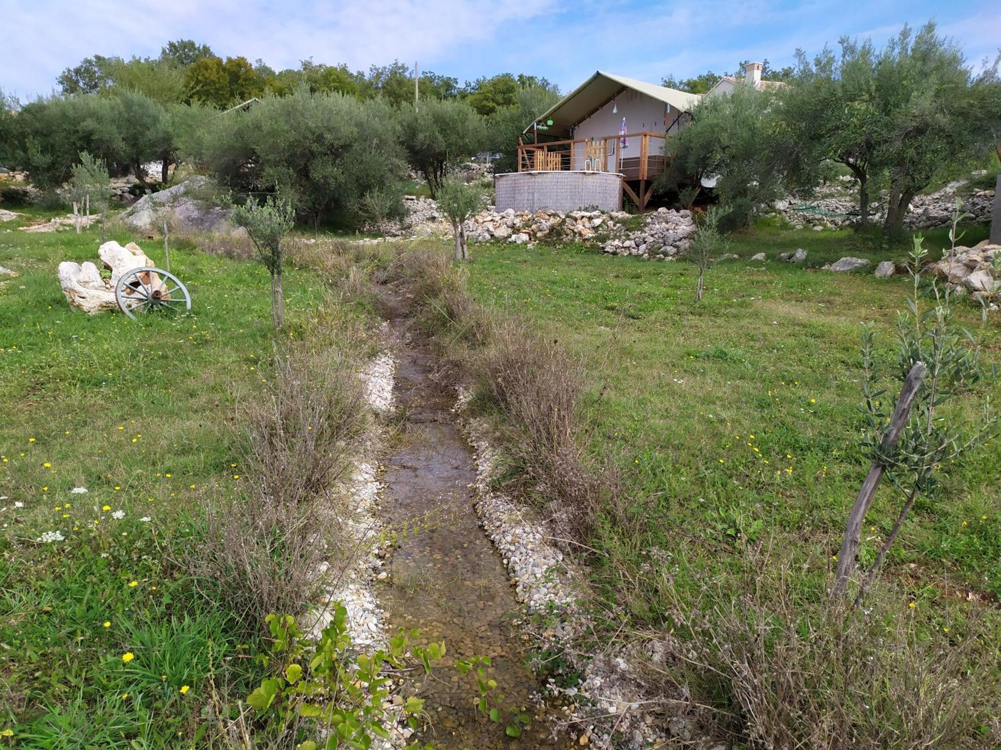 فندق Prima Insula Glamping Brusici المظهر الخارجي الصورة