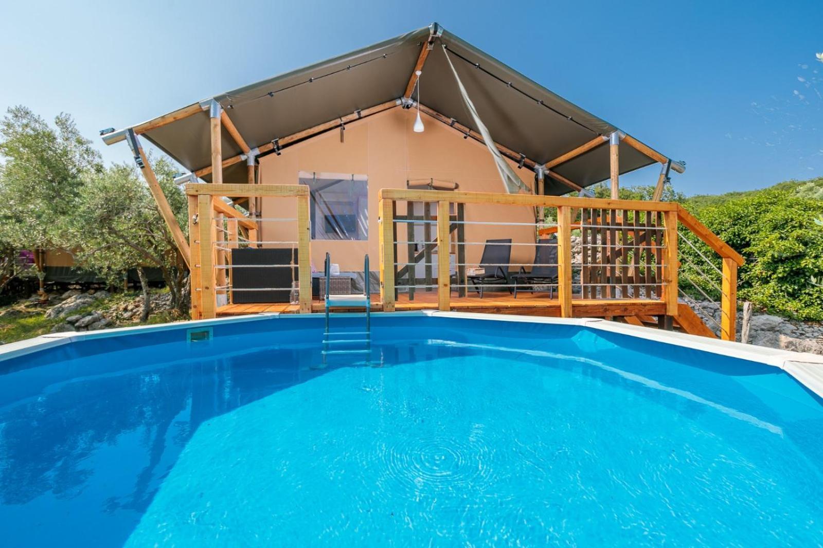 فندق Prima Insula Glamping Brusici المظهر الخارجي الصورة