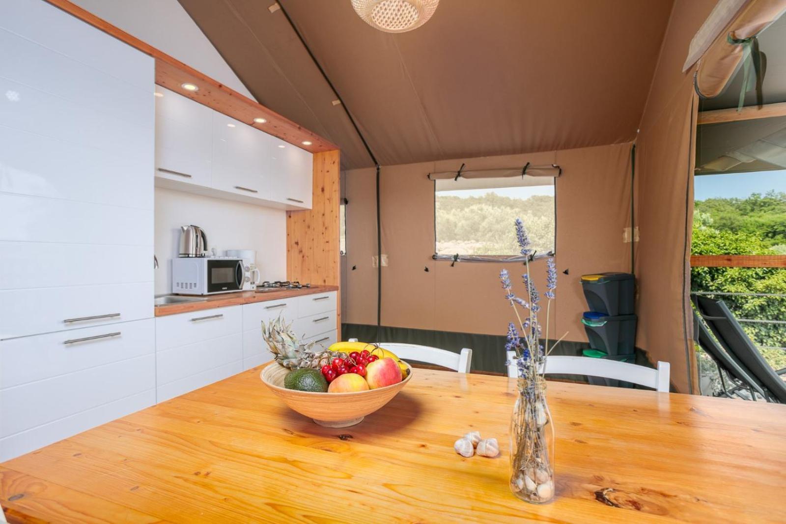 فندق Prima Insula Glamping Brusici المظهر الخارجي الصورة