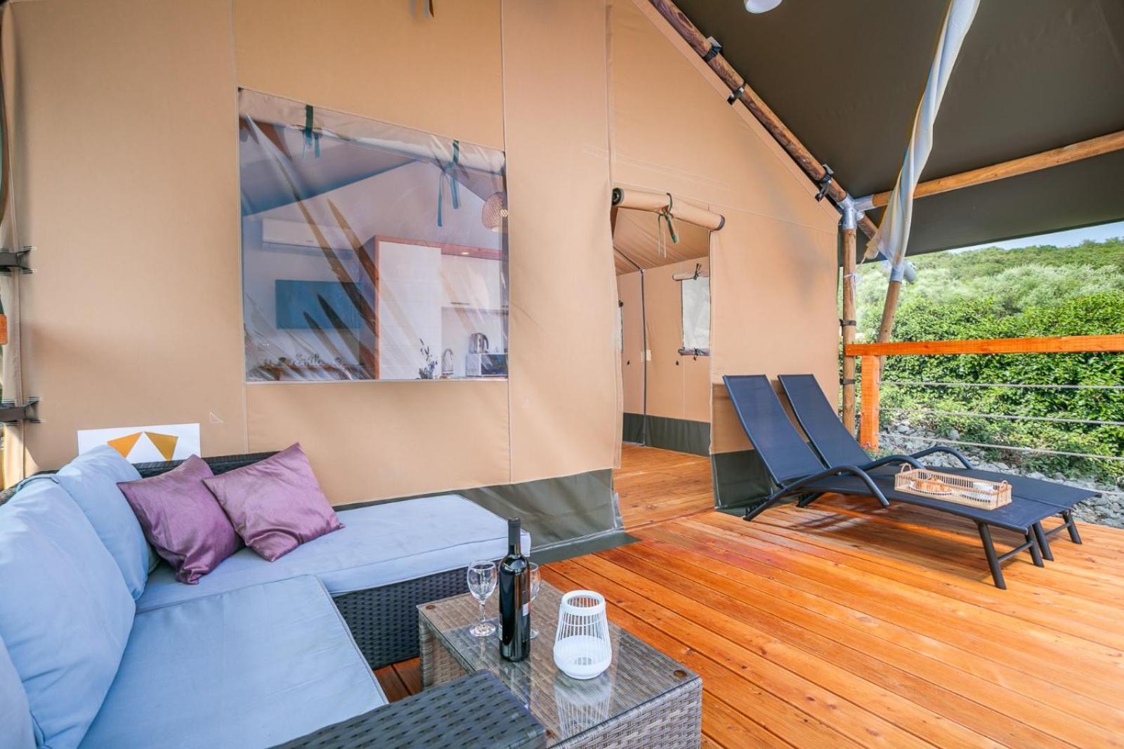 فندق Prima Insula Glamping Brusici المظهر الخارجي الصورة